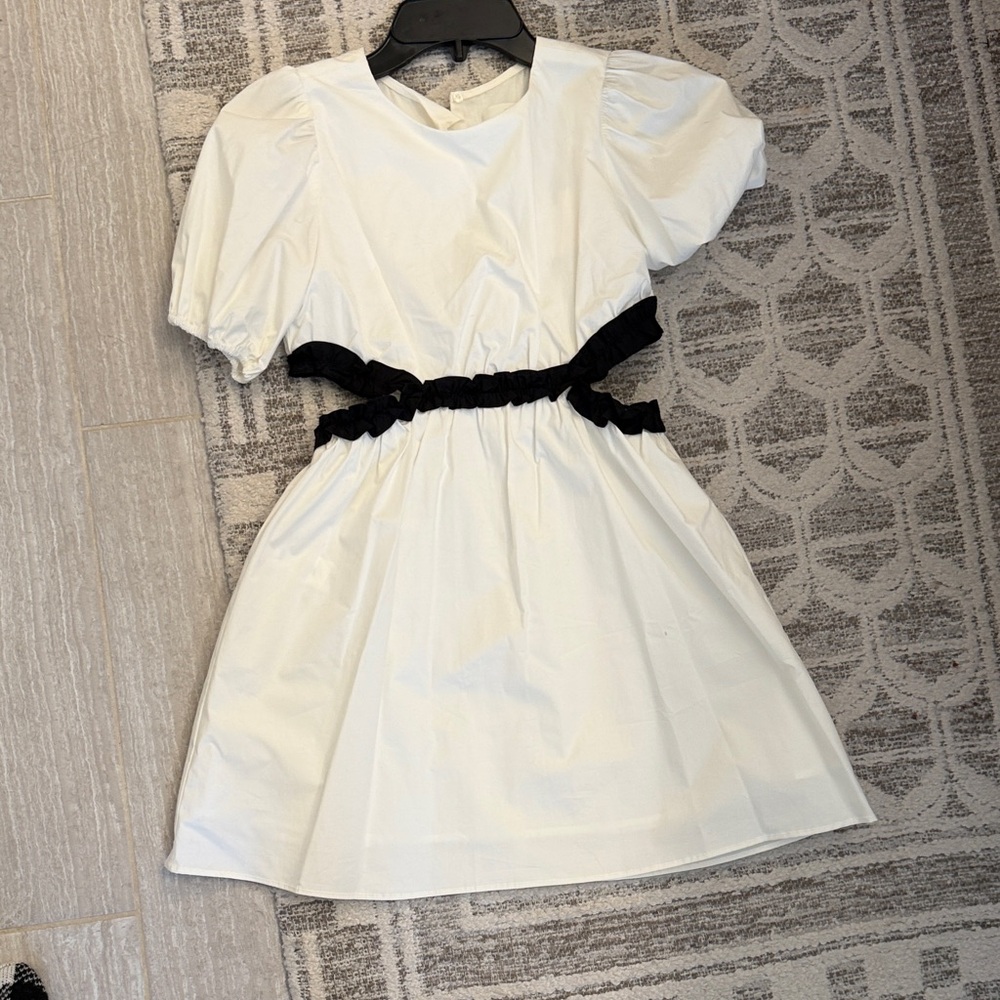 Zara White Dress with Black Tag Detail
